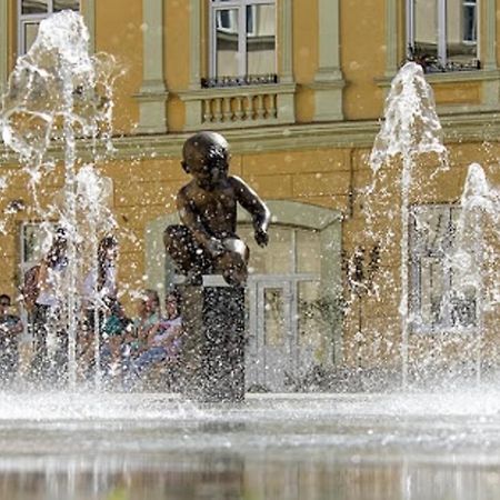 Аpartments In The Center On Mitniy Square Appartement Lviv Buitenkant foto